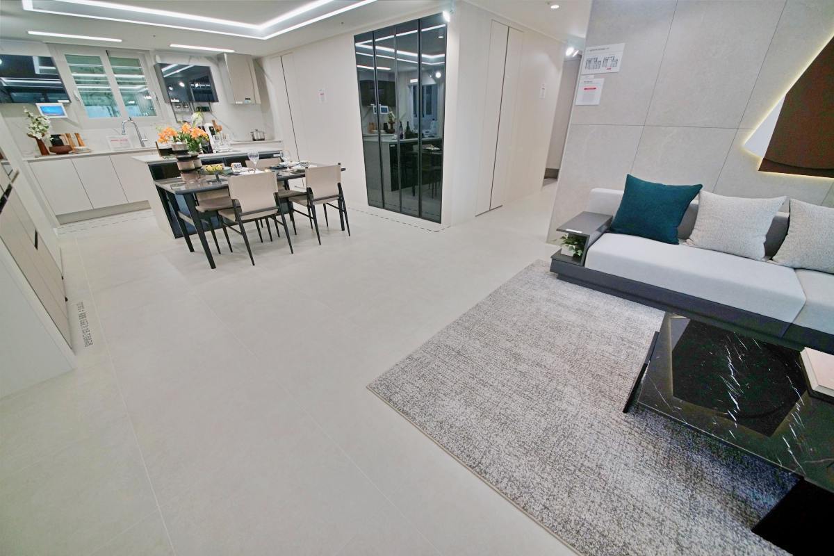  �����Ǿ� ����ź�� ����Ƽ �ΰ��Ӵ�  84���ֺ��� 46-98